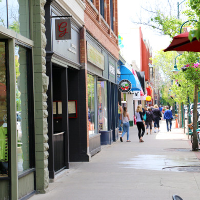 Front Street Traverse City Mi West Bay Beach Resort Local Guide