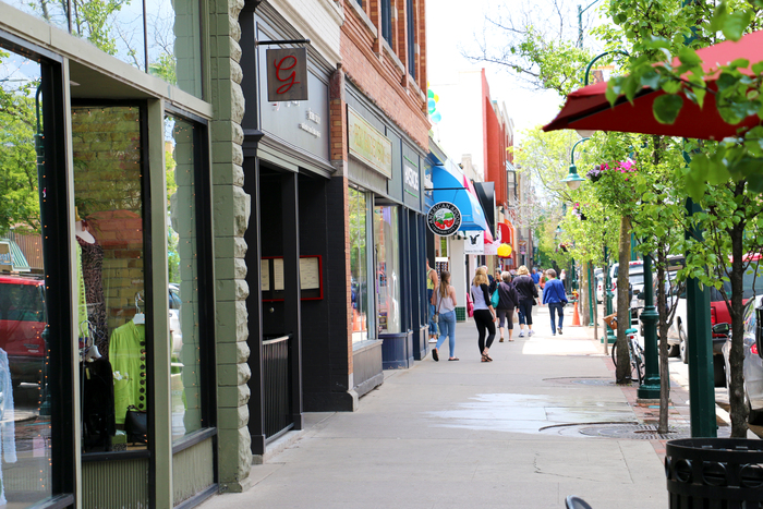 downtown traverse city shopping map Front Street Traverse City Mi West Bay Beach Resort Local Guide downtown traverse city shopping map